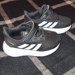 👶🏽Precious little Adidas sneakers!